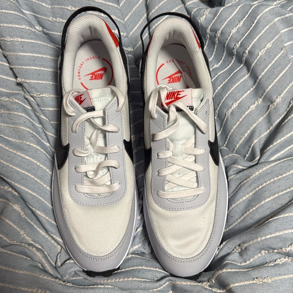 Nike Waffle Debut